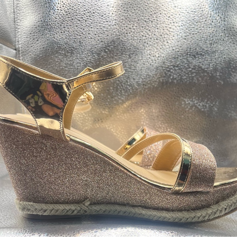 Gold Wedges with Shimmering Finish and Comfortable Heel